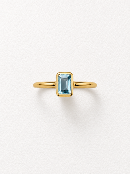 Delicate | Blue Topaz Ring in 925 Sterling Silver