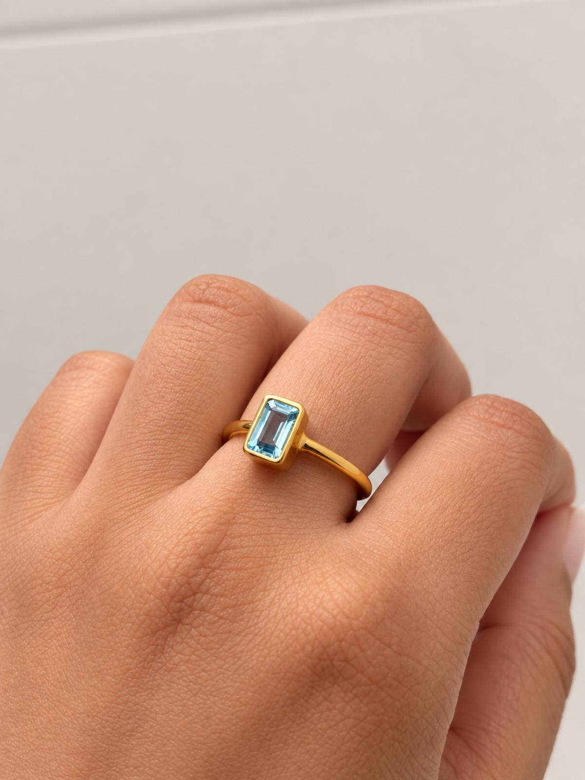 Delicate | Blue Topaz Ring in 925 Sterling Silver