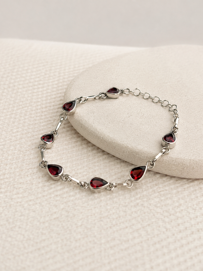 Natural Garnet Teardrop Bracelet in 925 Sterling Silver Ð January Birthstone