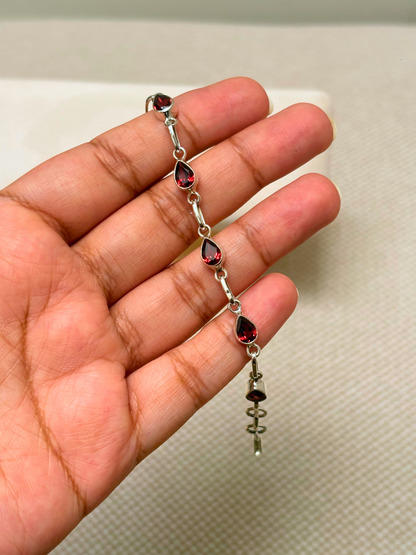 Natural Garnet Teardrop Bracelet in 925 Sterling Silver Ð January Birthstone