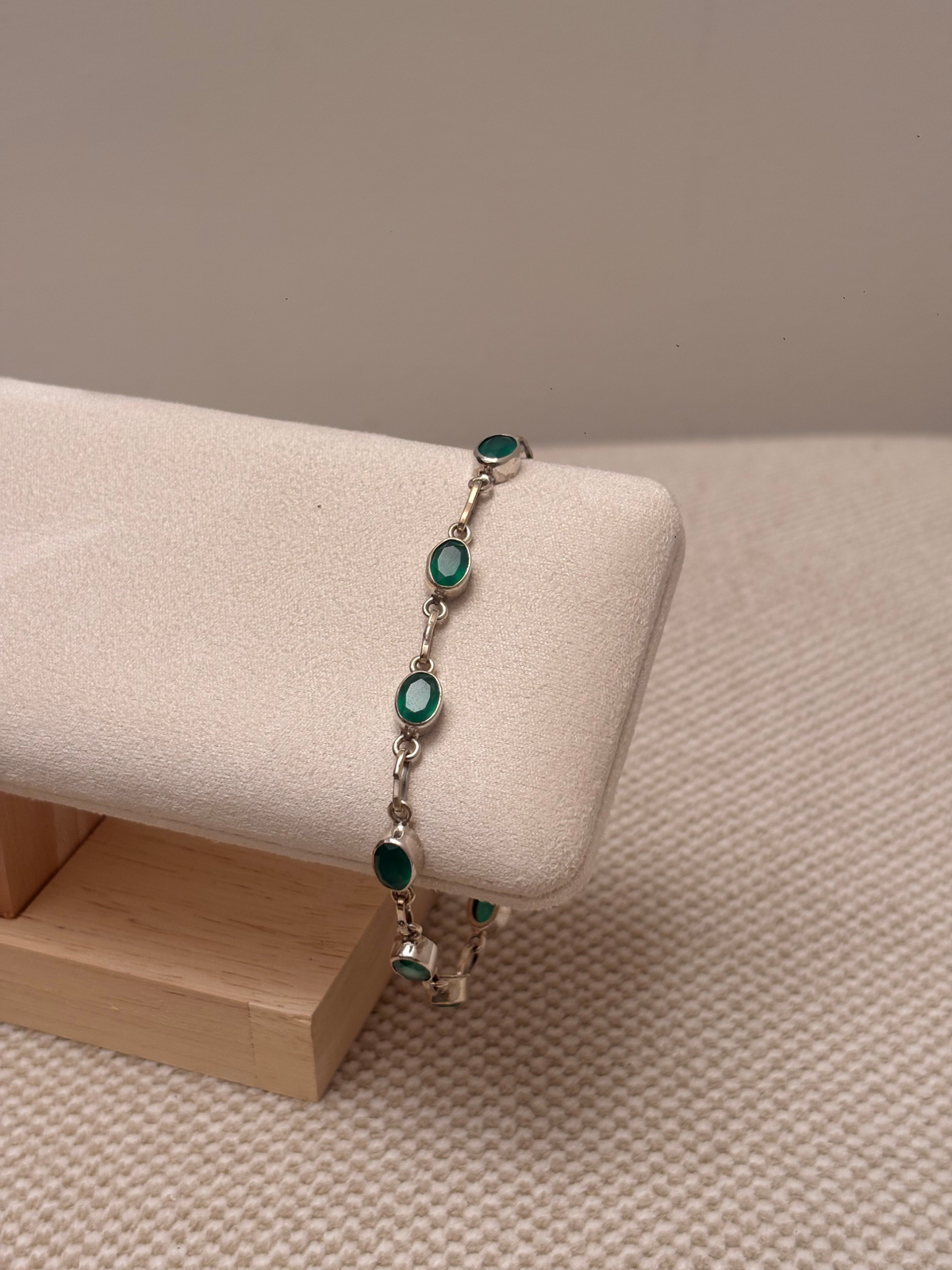 Green Onyx Oval Bracelet in 925 Sterling Silver Ð Green Gemstone Jewelry