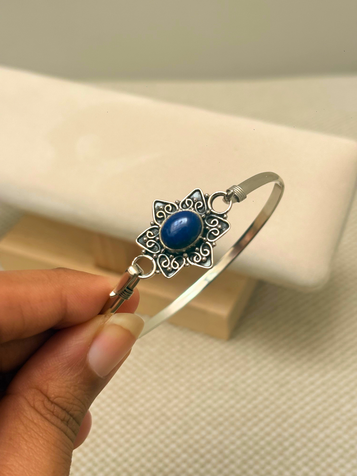 Lapis Lazuli Floral Bangle in 925 Sterling Silver Ð Adjustable Blue Gemstone