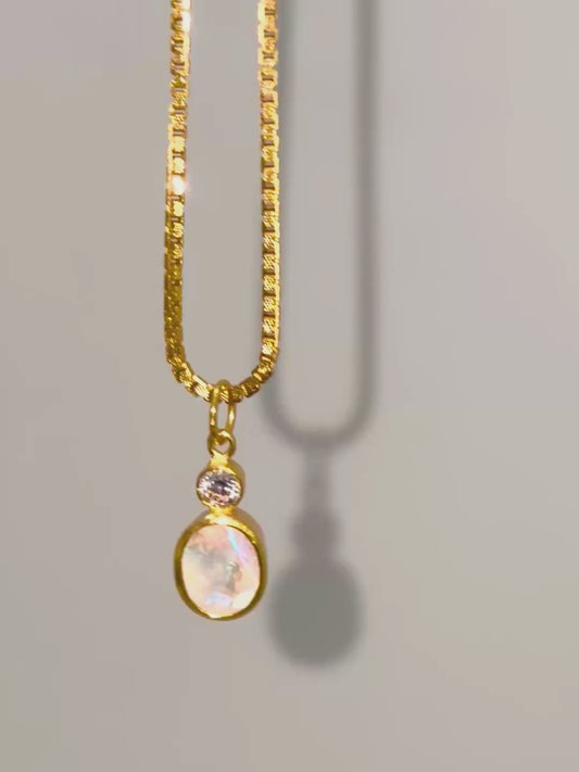 Moonbeam | Moonstone Pendant in 925 Sterling Silver