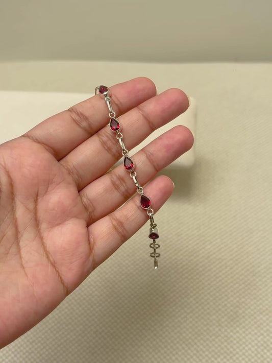 Natural Garnet Teardrop Bracelet in 925 Sterling Silver Ð January Birthstone